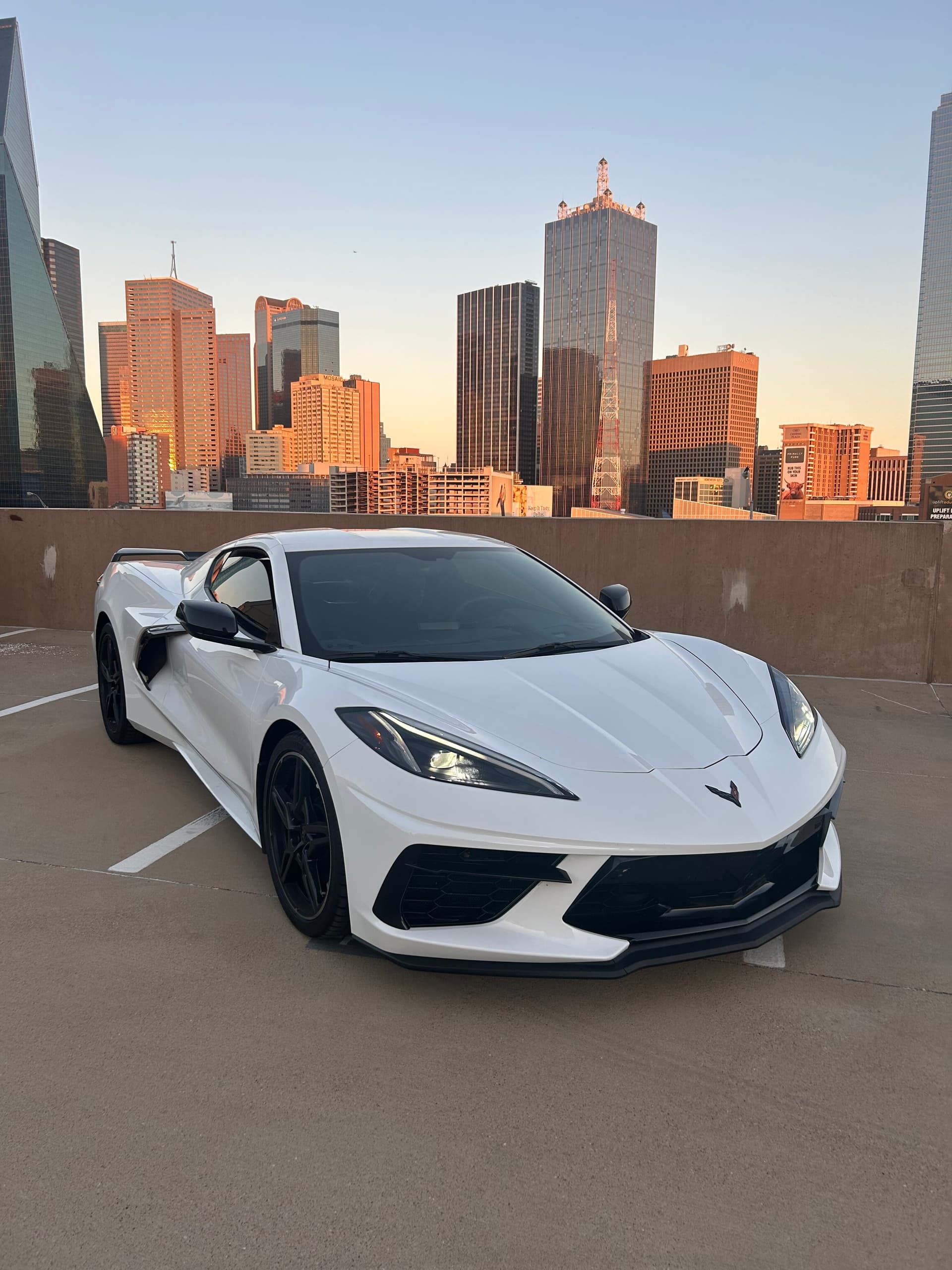 Chevrolet C8 Corvette (White)