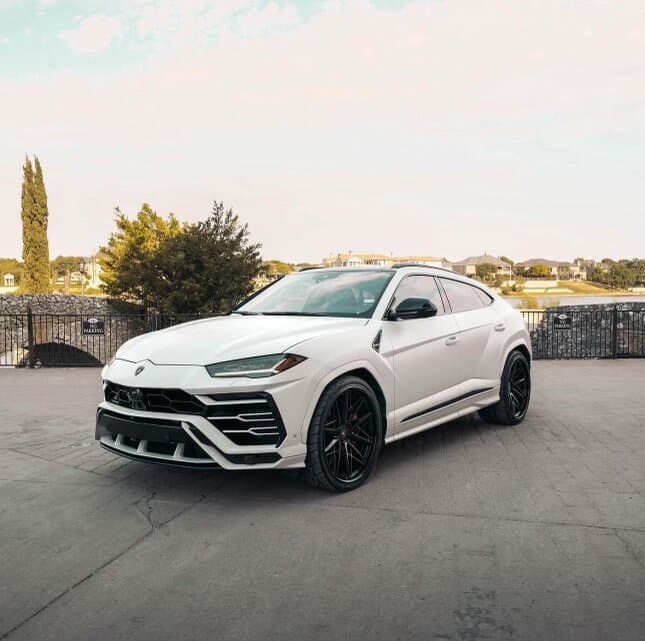 Lamborghini Urus (White)